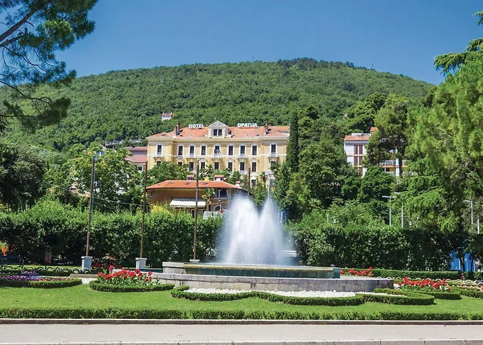 Apartment Awesome In Kolavici