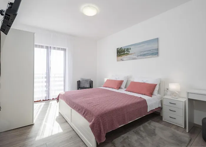 Apartment Awesome In Kolavici *
