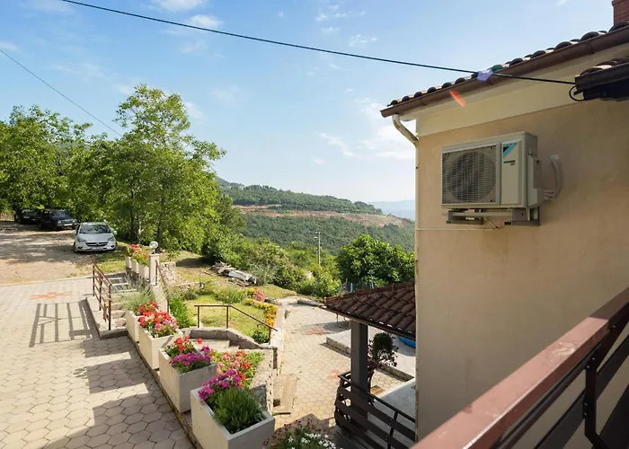 Awesome In Kolavici Apartment Slatina (Primorsko-Goranska)