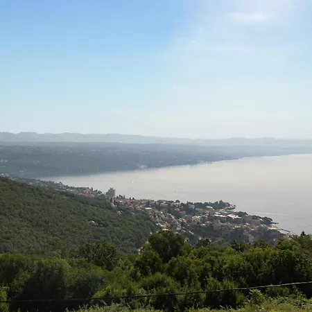 Awesome In Kolavici * Slatina (Primorsko-Goranska)